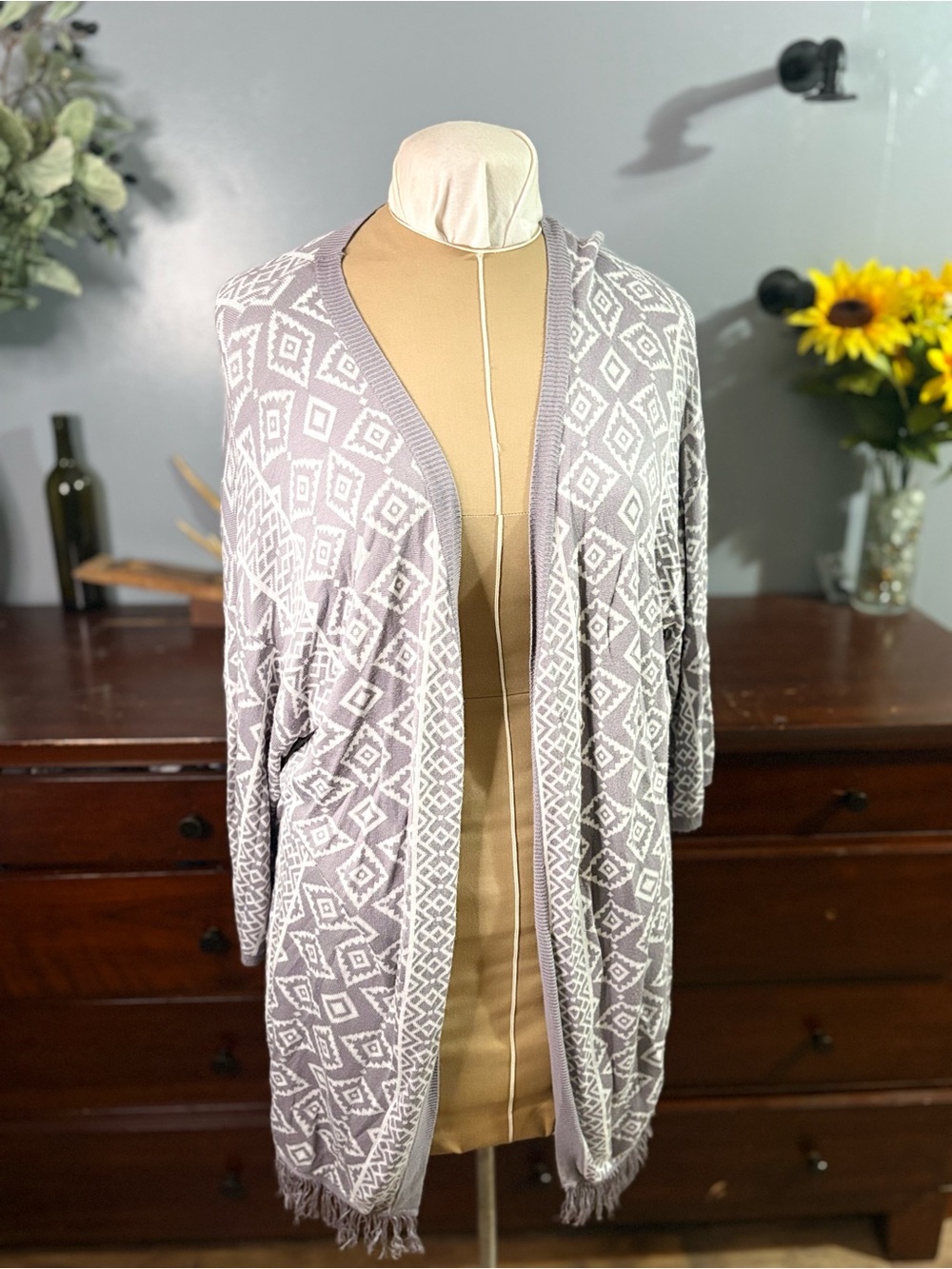 Skies Are Blue Gray & White Geometric Open Cardigan with Fringe